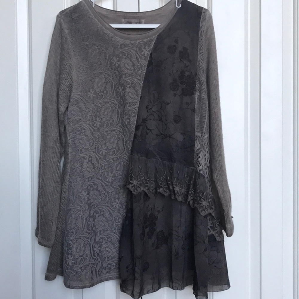 Beautiful Vintage -look Top